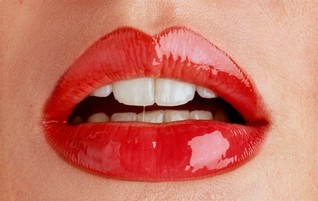 Photo géante de lèvres par le photographe de mode Ormond GIGLI